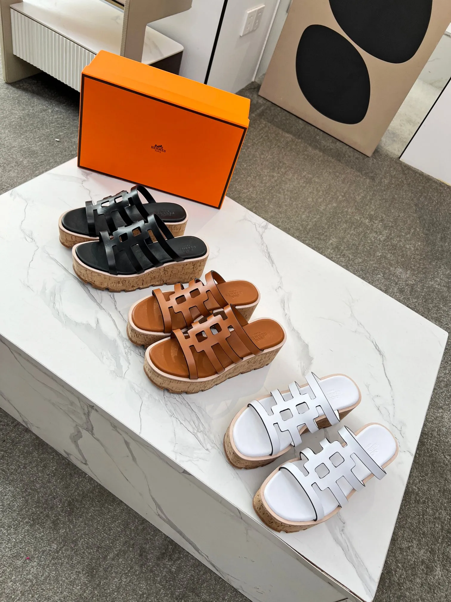 👟👟Ex-factory price 480👟👟 Hermès, upgraded version and workmanship materials. Hermes®🔴The highest version of handmade shoes on the market✨✨ Top product Hermès platform shoes🐎——————————The new model in early spring is the same as the original version, handmade by masters! ❥High-end customization, exclusive products, the highest version in the industry⚠❥Using: Hermers upper: Italian imported cowhide + sheepskin lining (pursuing top walking comfort) ✨～～〰〰〰〰❥ Packing: full set of original packaging━━━━Hermes━━━━━ size: 35-41 (42) customized and non-returnable)